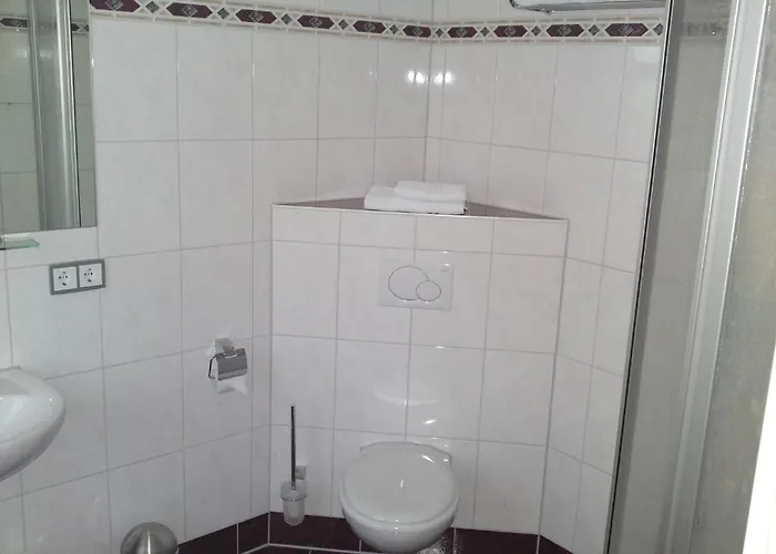 An Der Porzellan-manufaktur 2*