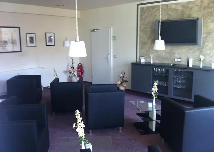 An Der Porzellan-manufaktur 2*